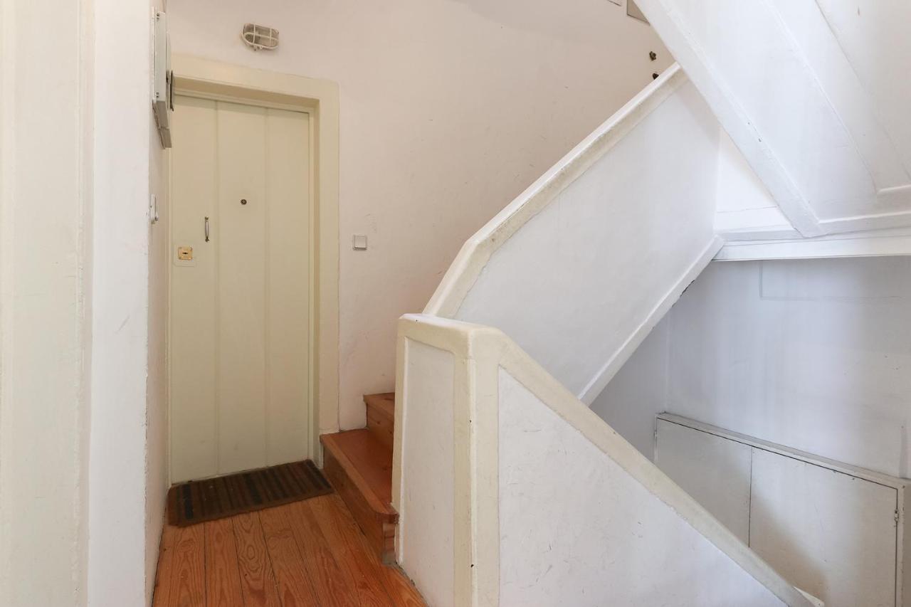 Charming And Stylish Downtown Apt In XIX Century Building Lisboa Exterior foto