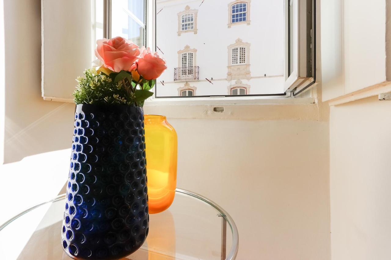 Charming And Stylish Downtown Apt In XIX Century Building Lisboa Exterior foto